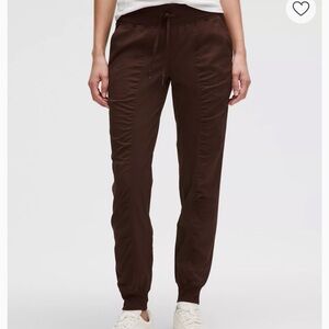 NWT Lululemon Dance Studio Mid-Rise Jogger Size 10